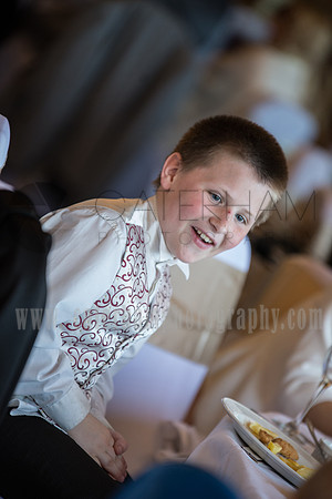 Kinds at wedding