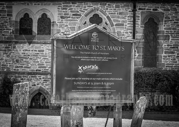 Surrey Wedding photographer /Church in Horsham/ St. Mary's Church