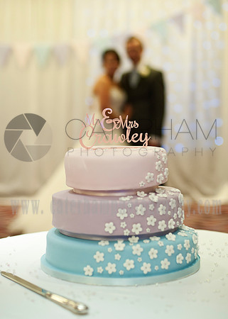 Surrey wedding photographer /Legacy Thatchers Hotel Wedding  and here is the cake(17)