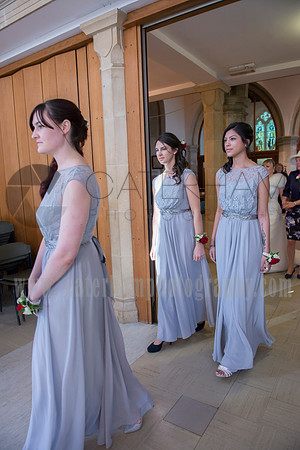 Surrey wedding photographer / St Johns Church Coulsdon Wedding / The bridesmaids arriving to the church