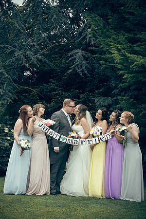 Surrey wedding photographer : oaks farm wedding