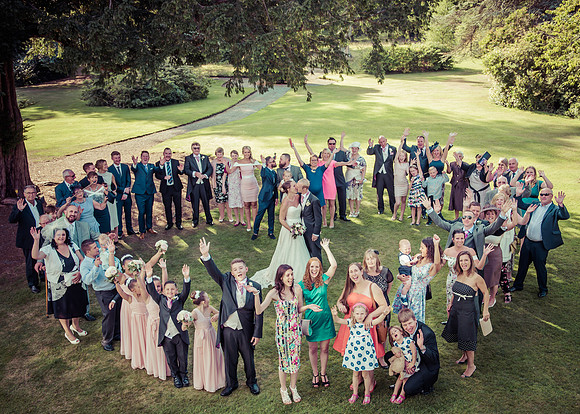 Surrey wedding photographer : Wedding photos in East Grinstead: yew lodge weddings