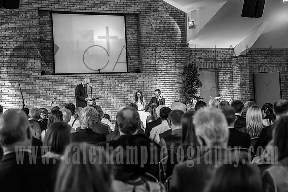 Surrey wedding photographer / reigate baptist church (10) / The holy mass / Wedding