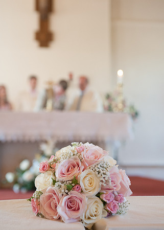 Surrey wedding photographer : st ann catholic church banstead wedding