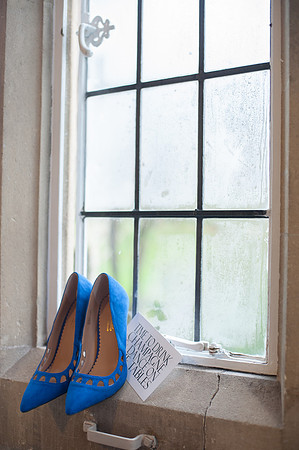 Surrey wedding photographer - wedding mercure box hill burford bridge
