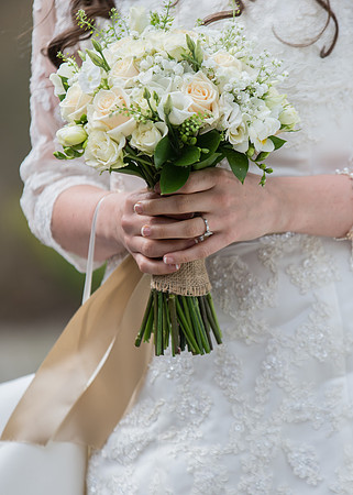 Surrey wedding photographer- westerham golf club wedding- flowers