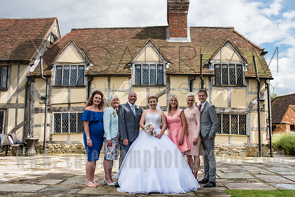 Cain Manor Weddings, Surrey Wedding Photography, Wedding at Cain Manor, Wedding day with family