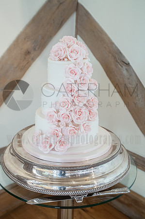 Cain Manor Weddings, Surrey Wedding Photography, Wedding at Cain Manor, Wedding Cake and Decorations