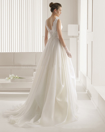 Surrey bridal shop wedding lookbook 001 (8)