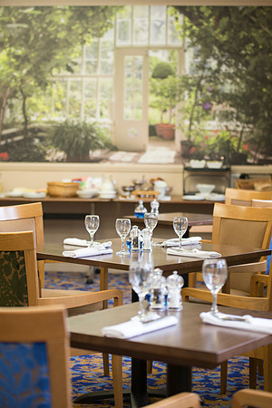 Reigate manor hotel / The perfect table decorations