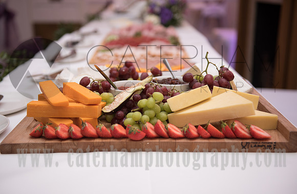 Surrey wedding photographer / woldingham golf club wedding / food at the ready 07