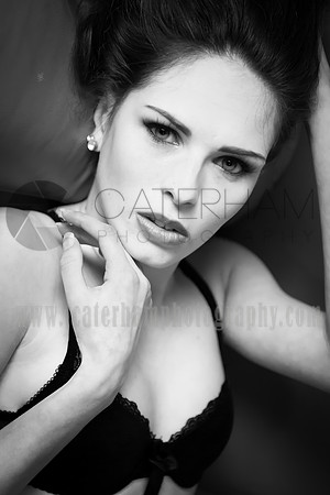 surrey wedding photographer- caterham boudoir photography- hand on chin