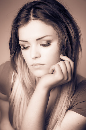 Glamour Photography / Girl posing / Closed eyes